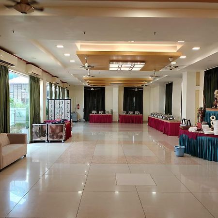 Hotel Pushpak Bhubaneswar Eksteriør billede
