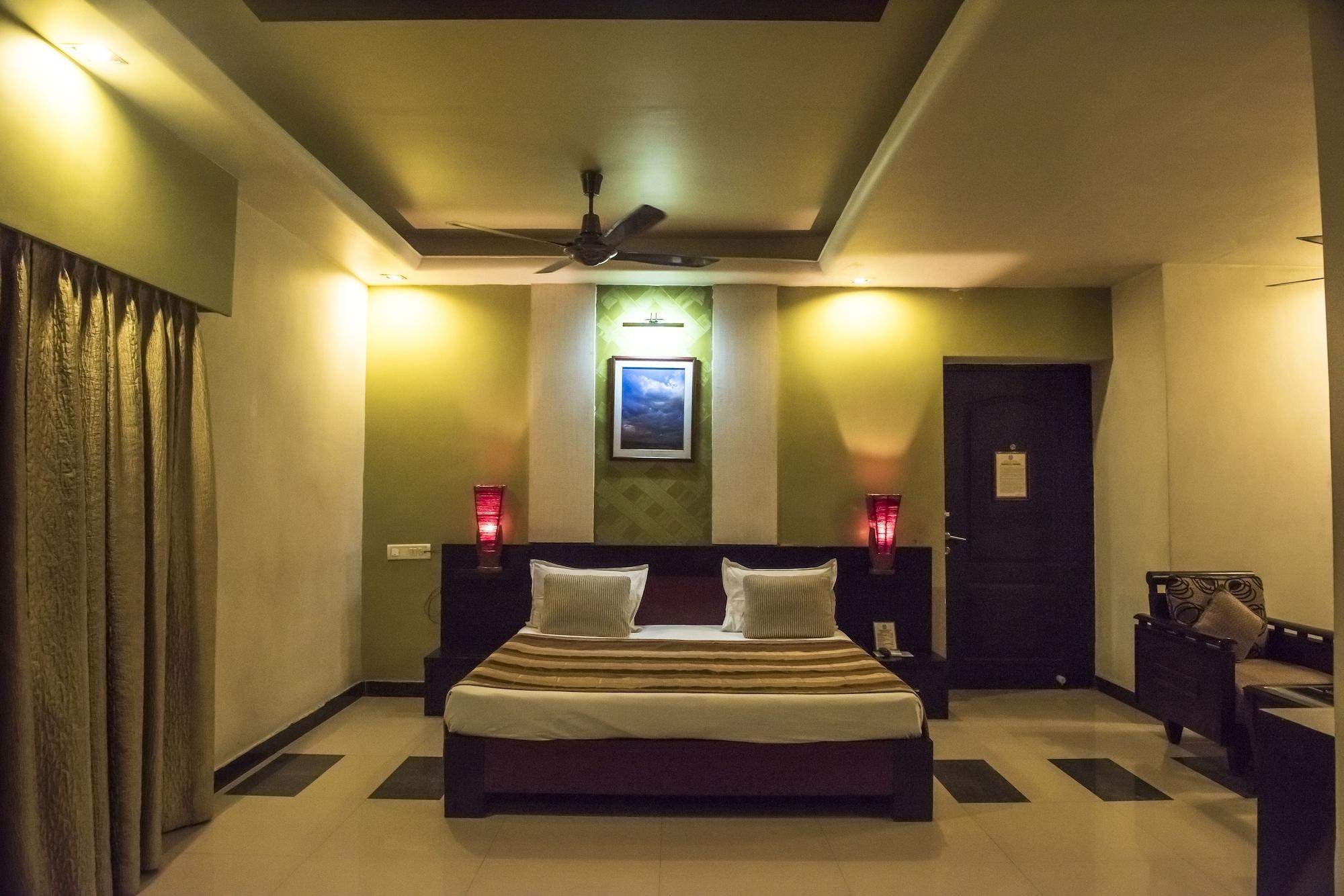 Hotel Pushpak Bhubaneswar Eksteriør billede