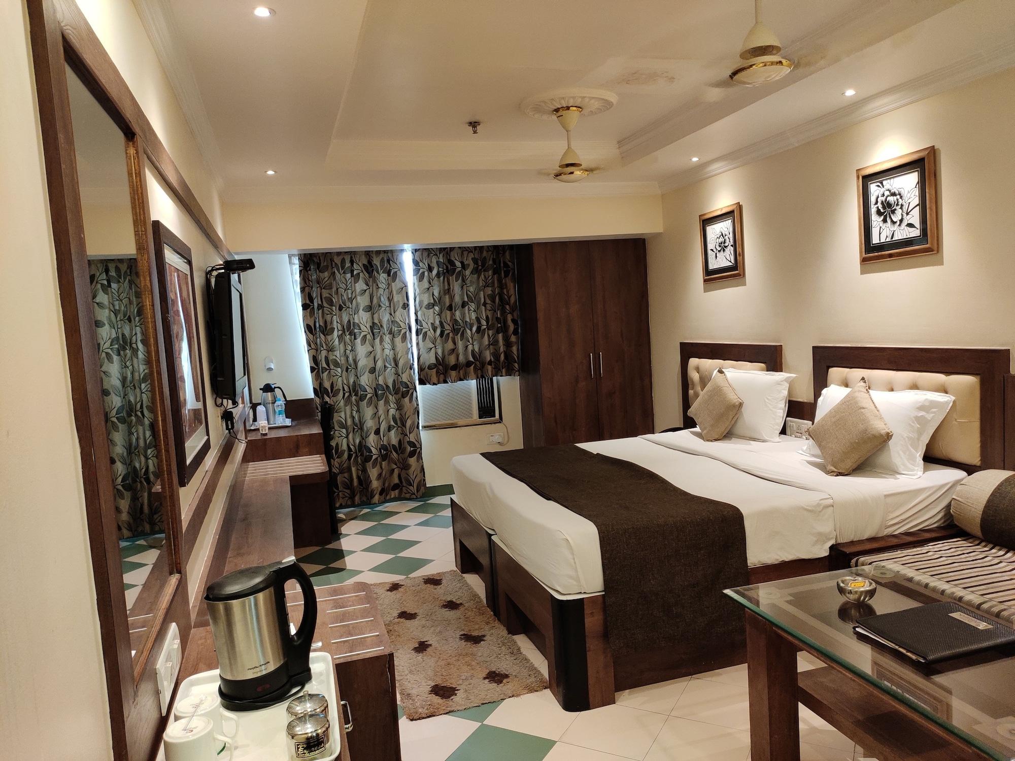 Hotel Pushpak Bhubaneswar Eksteriør billede