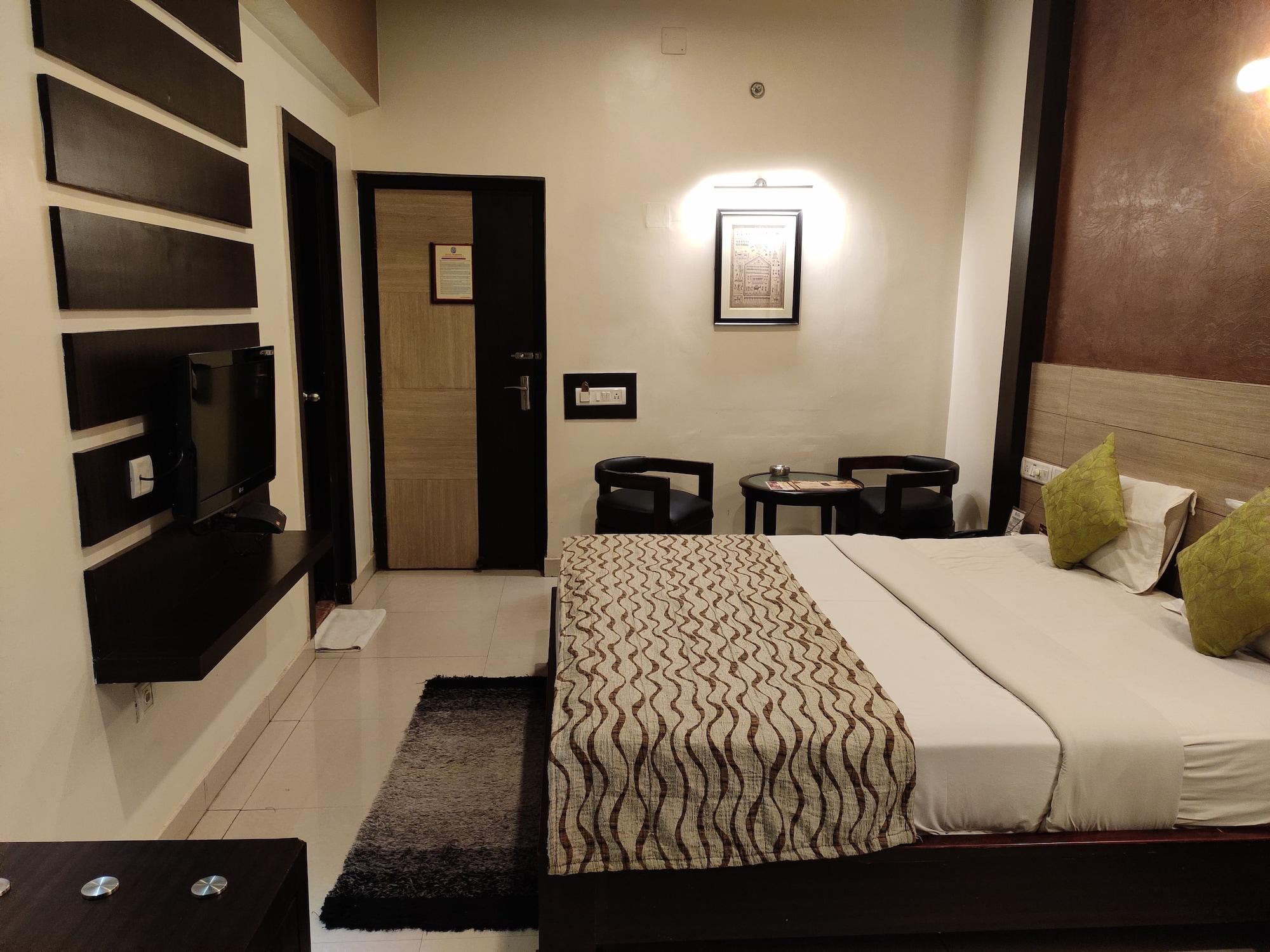 Hotel Pushpak Bhubaneswar Eksteriør billede