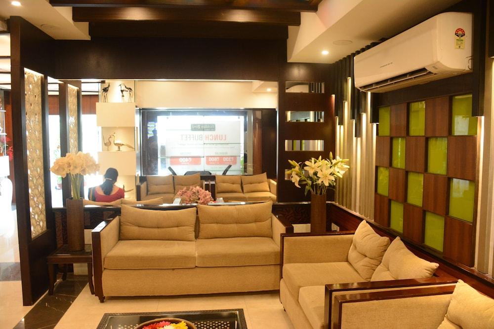 Hotel Pushpak Bhubaneswar Eksteriør billede