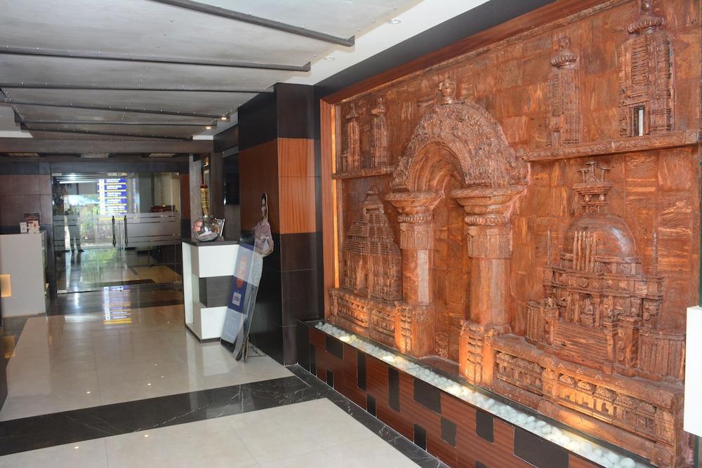 Hotel Pushpak Bhubaneswar Eksteriør billede