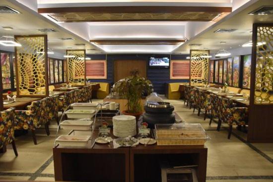 Hotel Pushpak Bhubaneswar Eksteriør billede