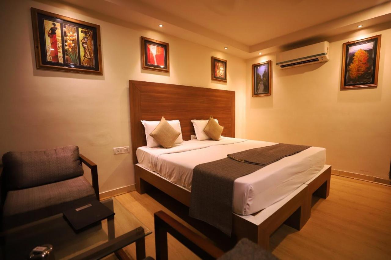 Hotel Pushpak Bhubaneswar Eksteriør billede