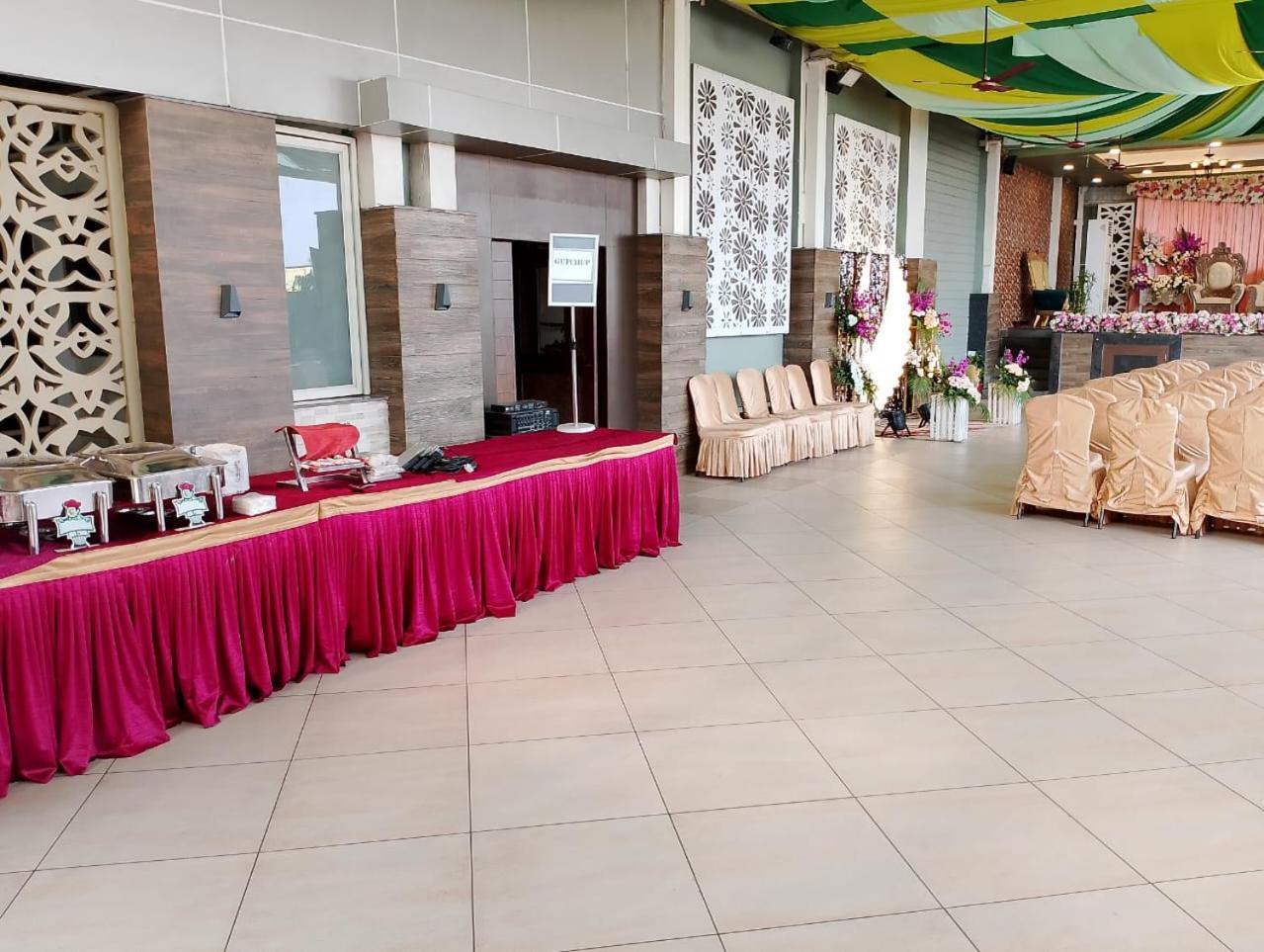 Hotel Pushpak Bhubaneswar Eksteriør billede