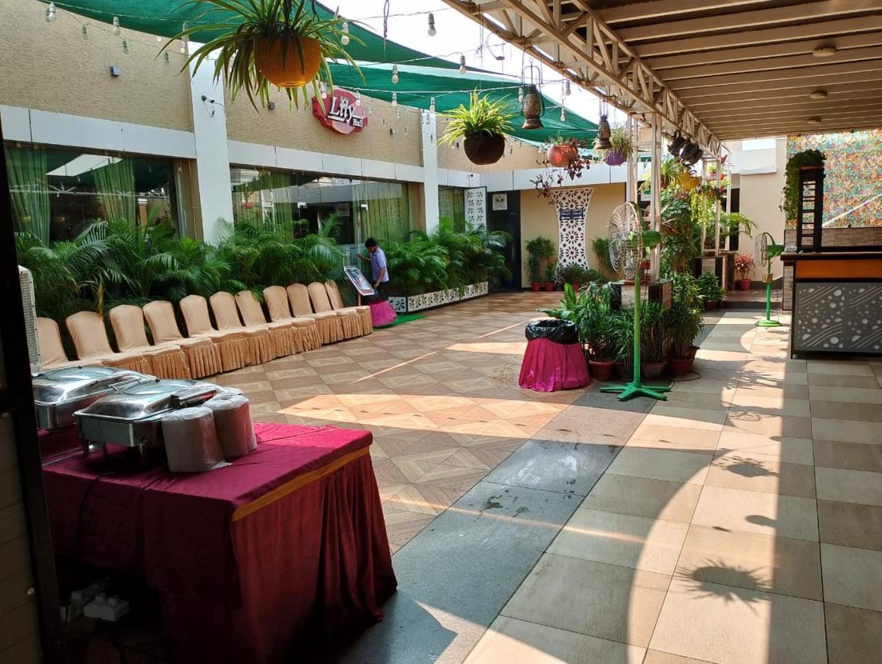 Hotel Pushpak Bhubaneswar Eksteriør billede