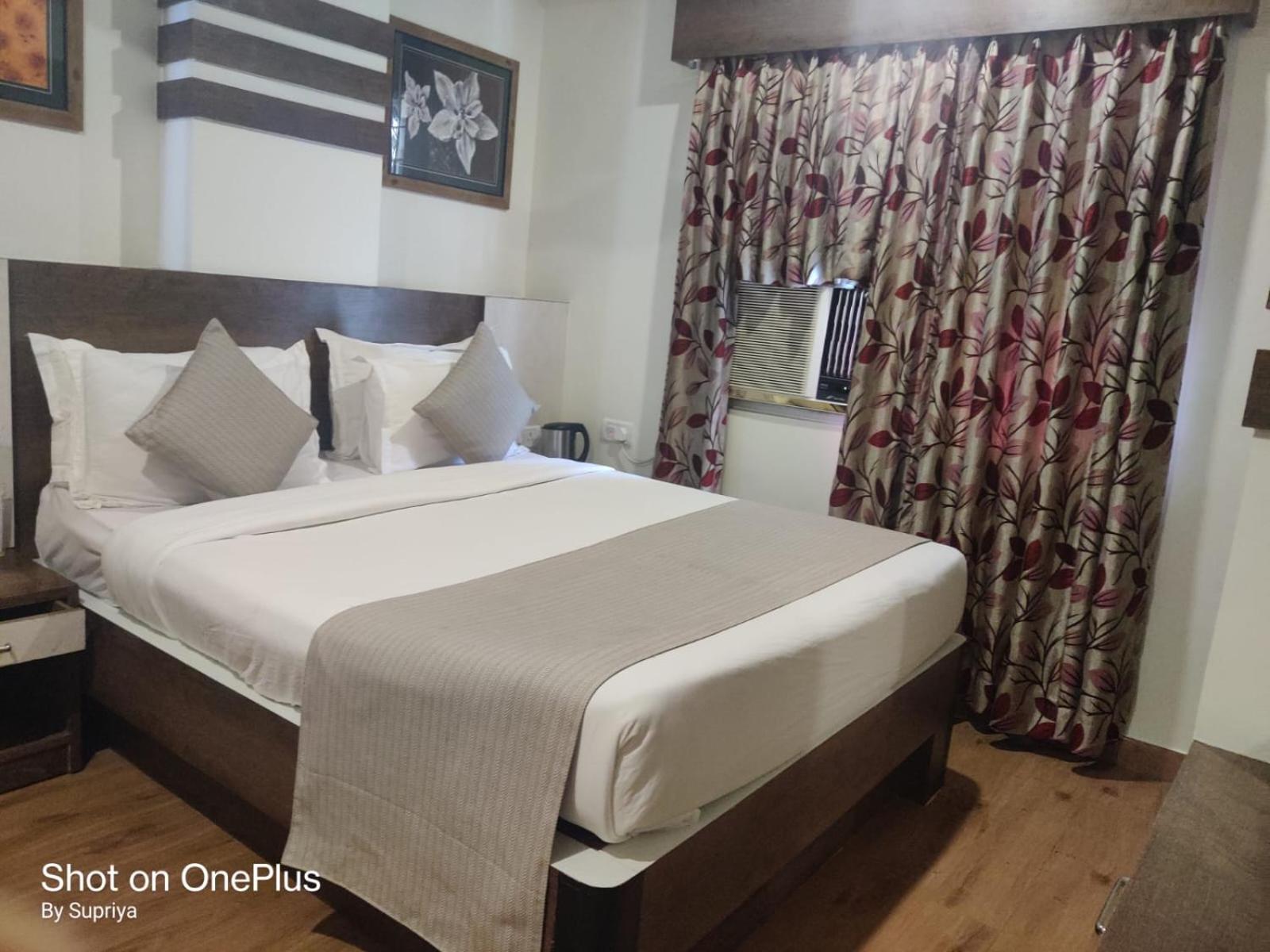 Hotel Pushpak Bhubaneswar Eksteriør billede