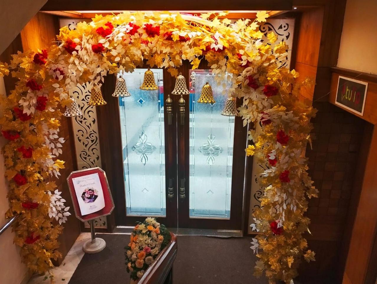 Hotel Pushpak Bhubaneswar Eksteriør billede
