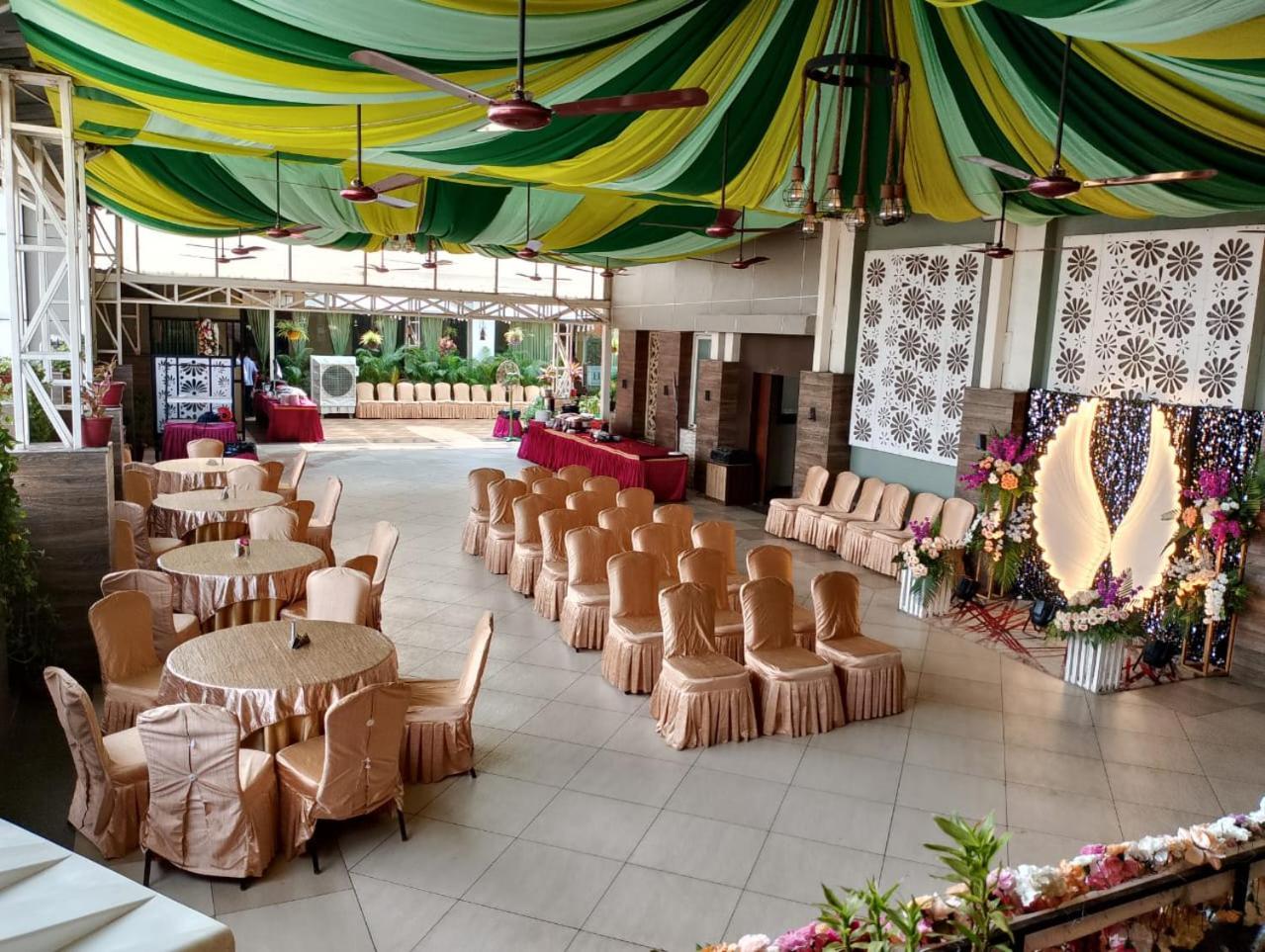 Hotel Pushpak Bhubaneswar Eksteriør billede