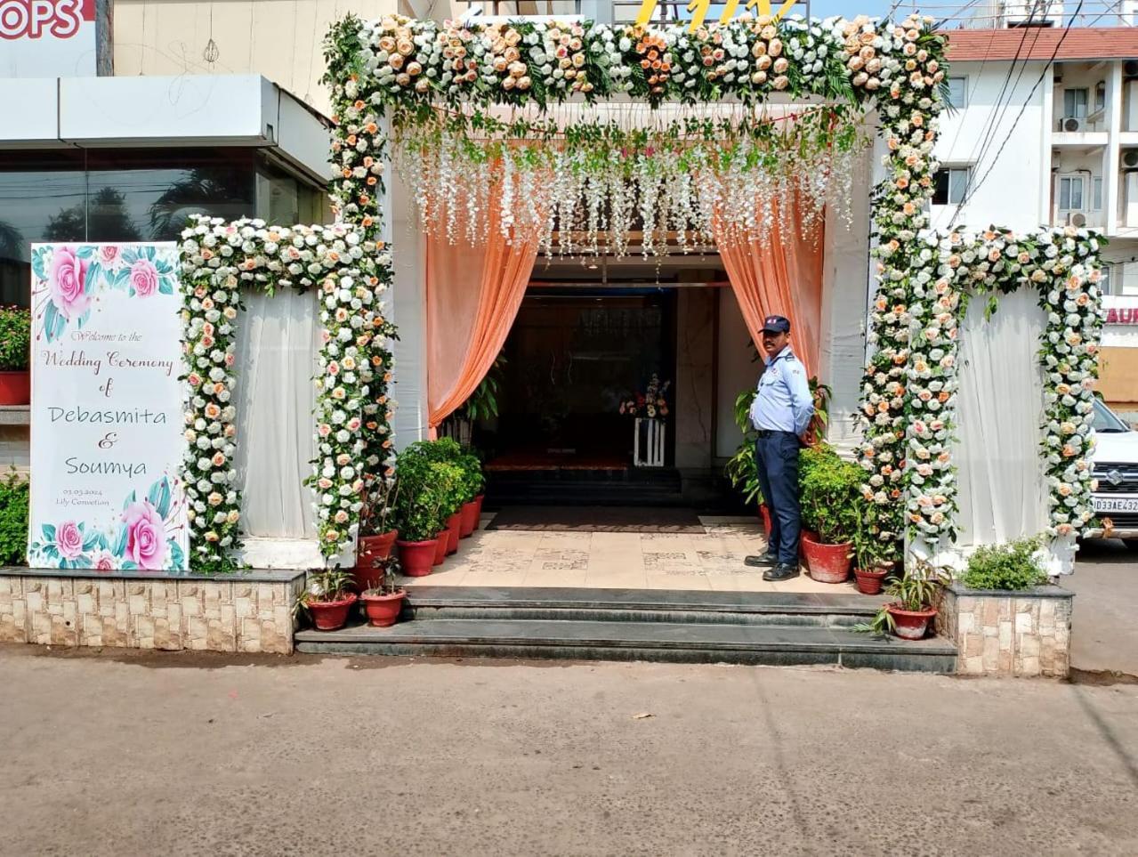 Hotel Pushpak Bhubaneswar Eksteriør billede